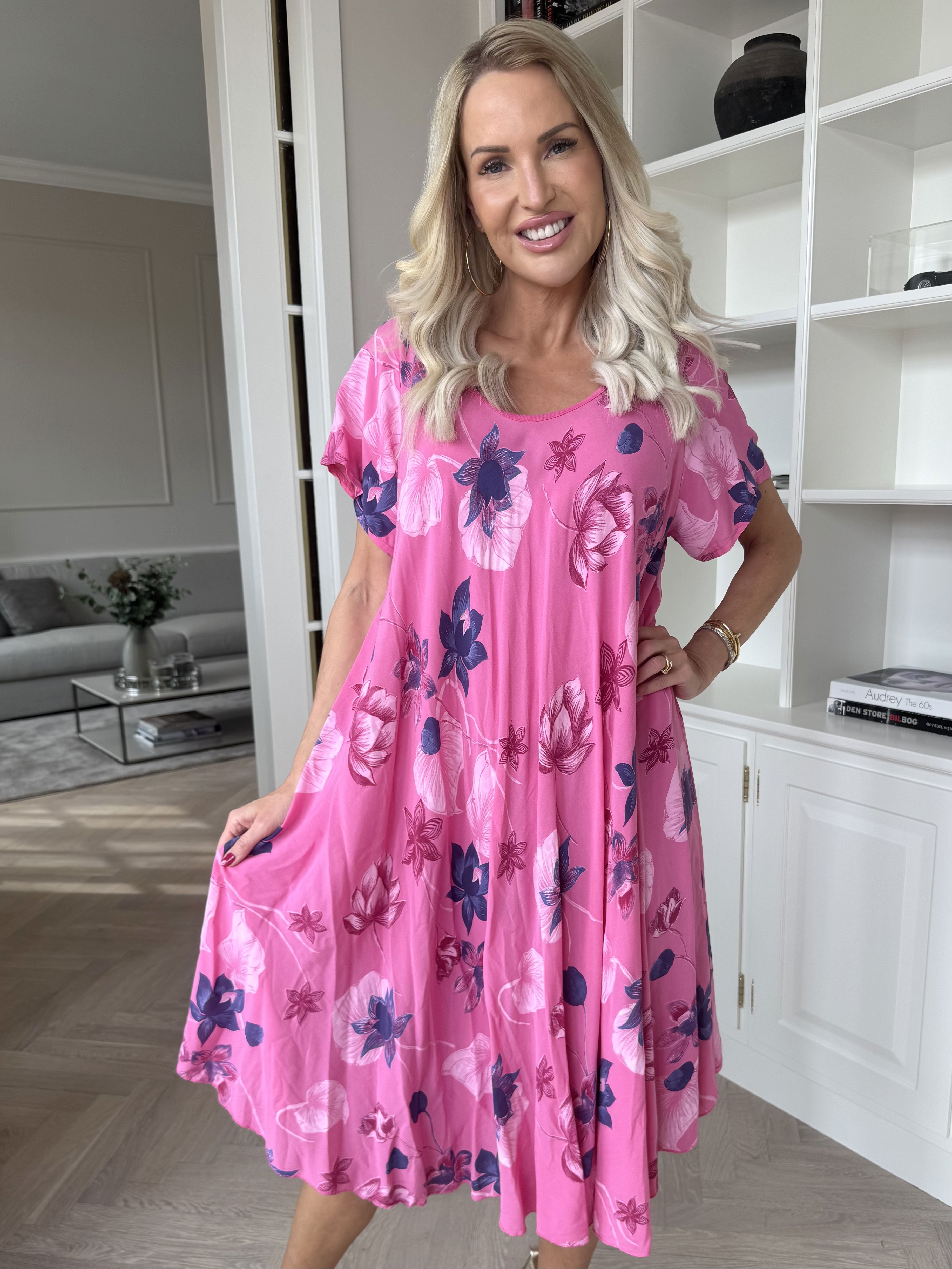 Bora - Söt tunikaklänning i bomull med blommigt tryck